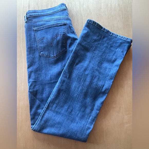 Levi’s Classic Fit Bootcut Jeans. - Picture 5 of 7